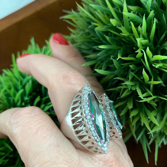 Beautiful adjustable ring - Picture 2 of 4